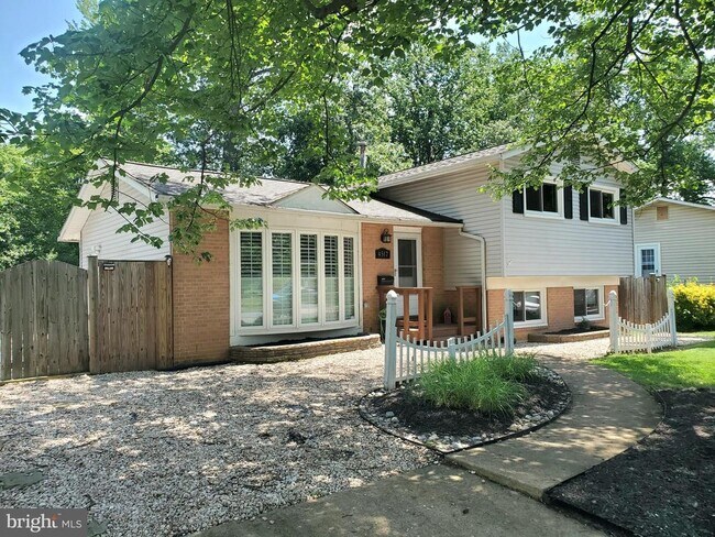 Building Photo - 4517 Mayfield Dr