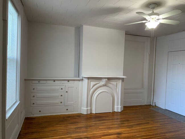 Building Photo - N Main Triplex