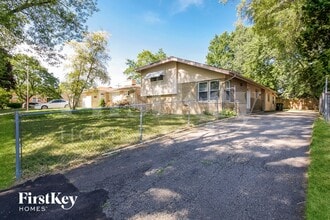 Building Photo - 2108 N Linden Ave