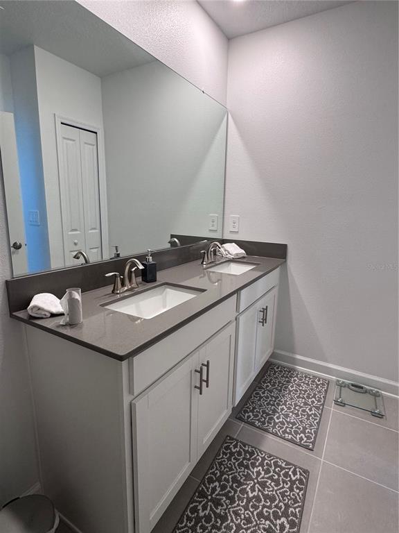 Building Photo - 5653 Wood Bridge Pl