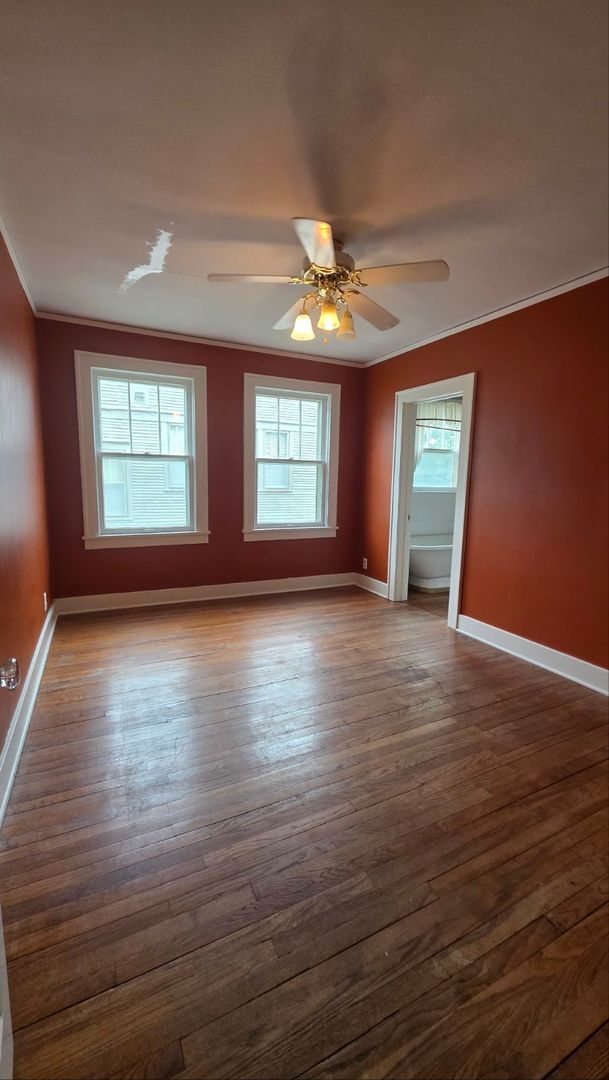 Building Photo - Beautiful 2BR 1BA unit w/ Covered Porch in Downtown Liberty