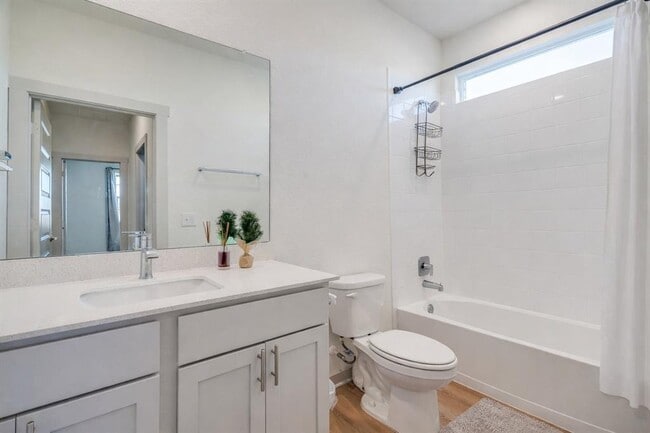 Building Photo - 10932 Defender Trl