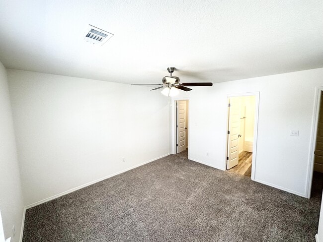 Building Photo - 875 S Amarillo Ave