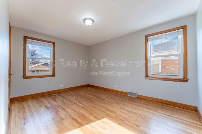 Building Photo - 301 Bohland Ave