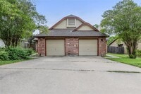 Building Photo - 618 Rollingway Dr