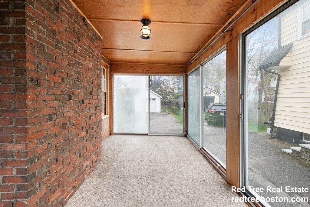 Building Photo - 841 Fellsway W