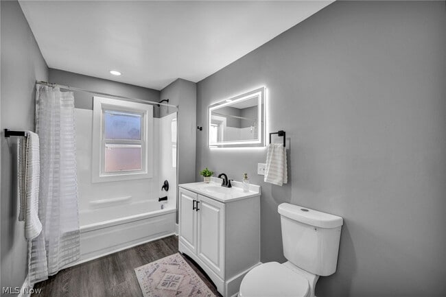 Building Photo - 2986 E 59th St