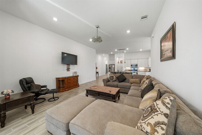 Building Photo - 11107 Willamer St