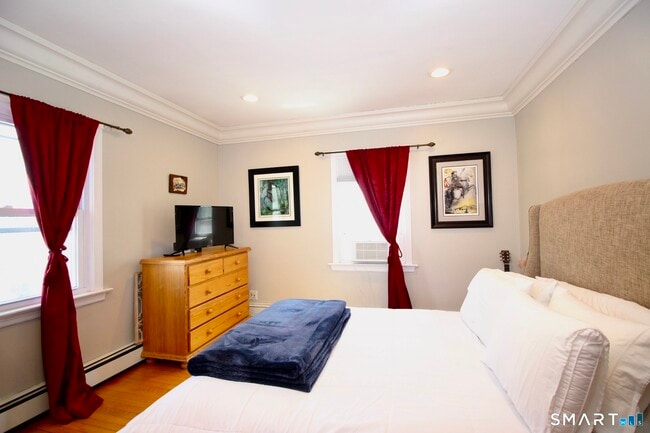 Building Photo - 25 Center Terrace