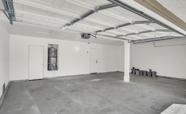 Building Photo - 1122 Alpine Ct