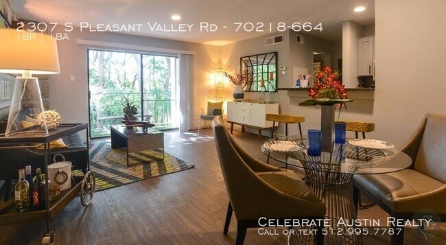 Building Photo - Trio