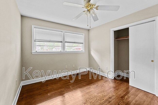 Building Photo - 13 Erskine Ln