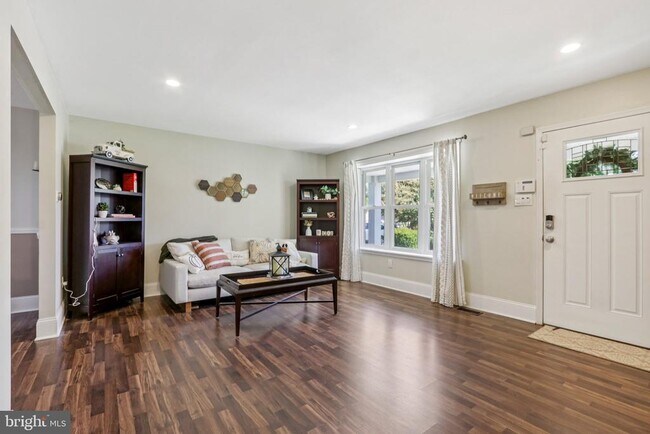 Building Photo - 608 Orchard Ct