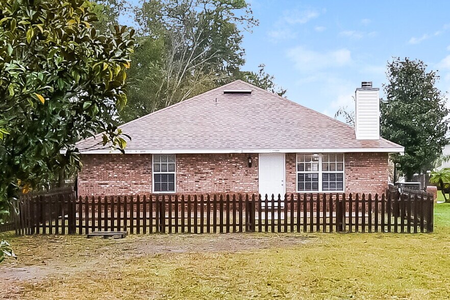 Building Photo - 2530 Fox Hill Ln