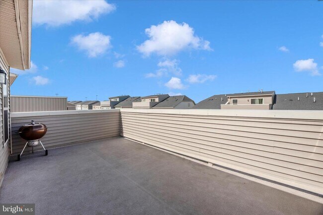 Building Photo - 6042 Fallfish Ct