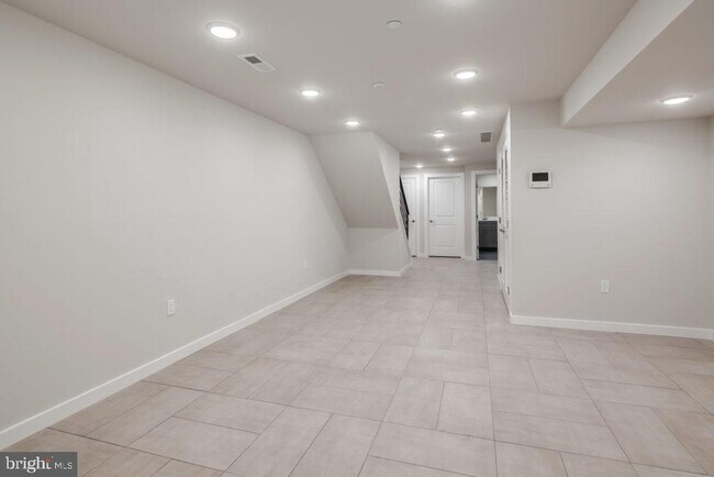 Building Photo - 1712 S 19th St