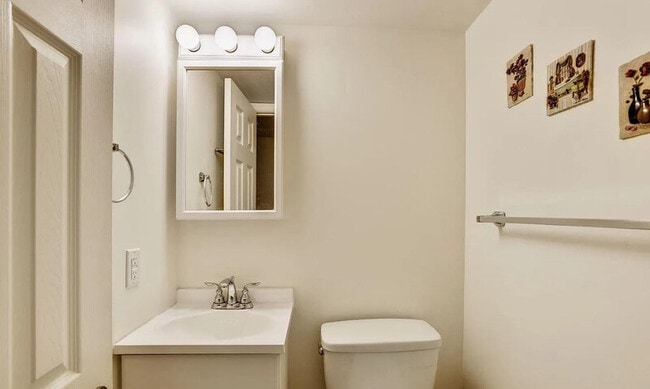 Building Photo - 241 Cedarmere Cir