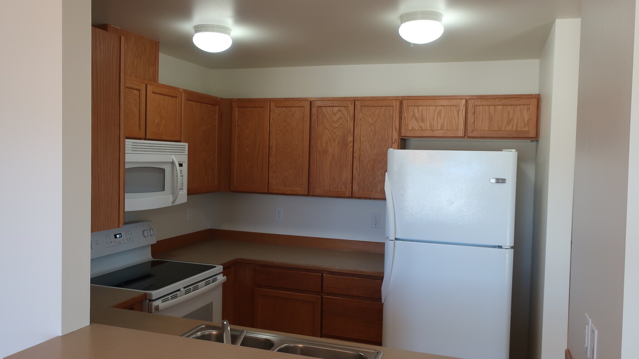 Building Photo - 60 Beacon Dr