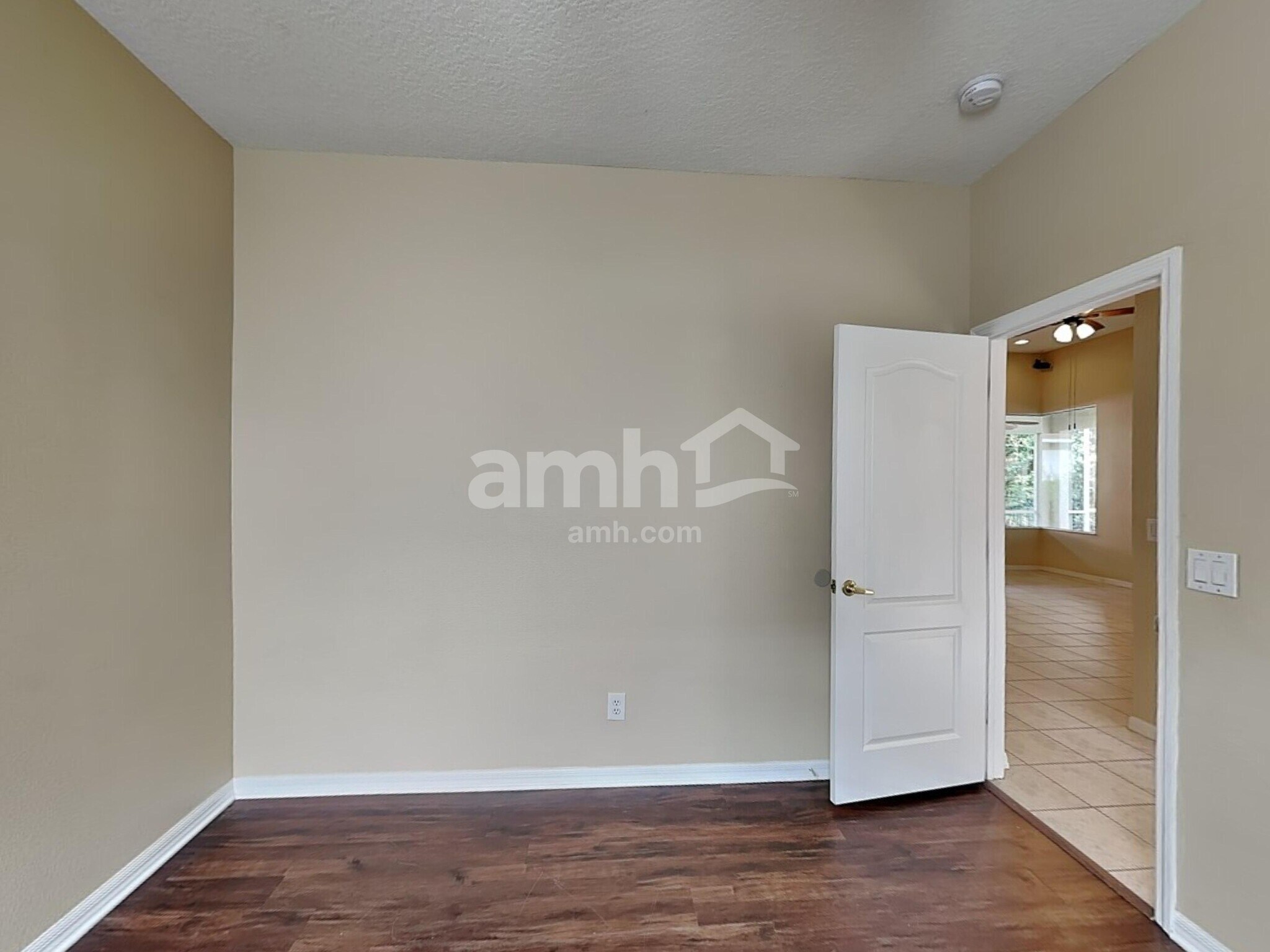 Building Photo - 17913 Timber View St