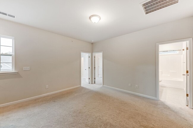 Building Photo - Rare opportunity in Allen Mills !!
