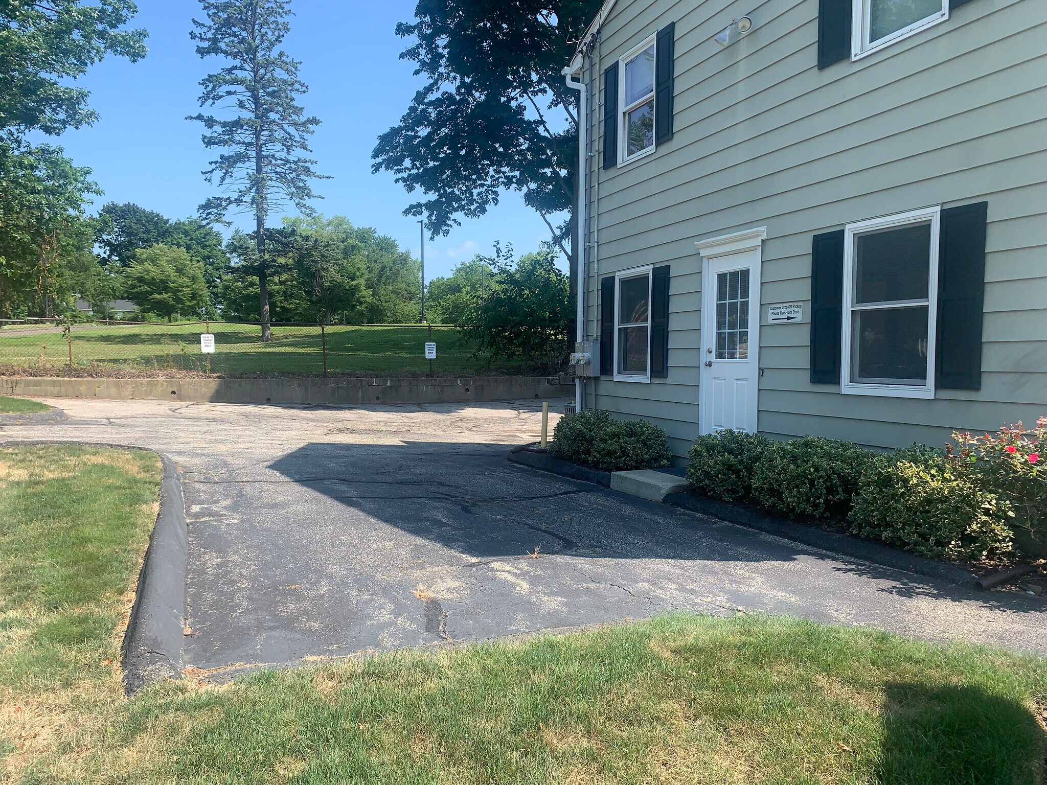 Building Photo - 56 Darina Pl