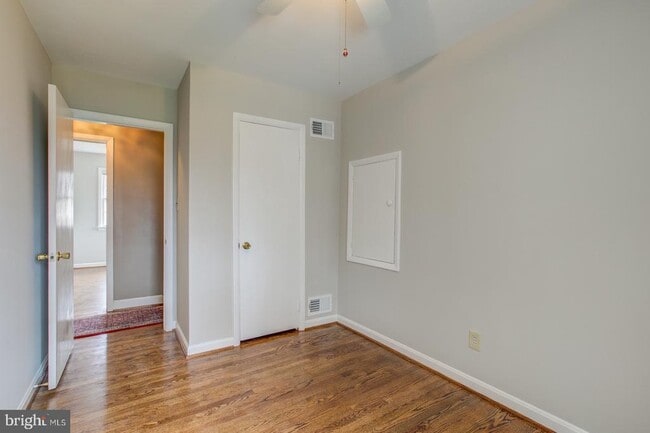 Building Photo - 8414 W Boulevard Dr