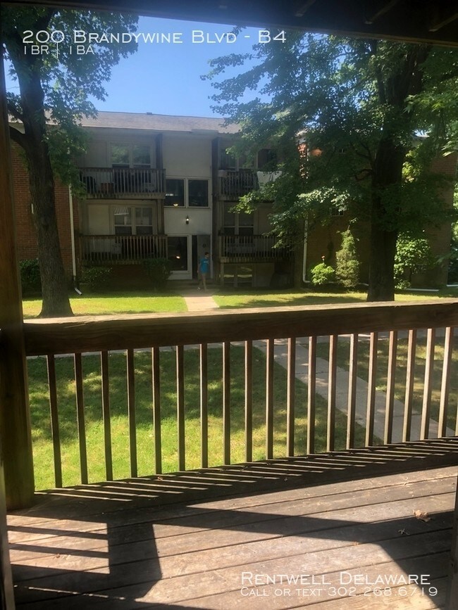 Building Photo - Garden Club Apartments (825.00)