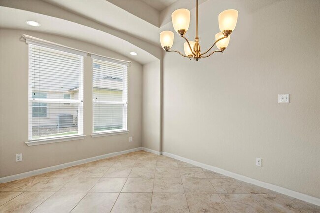 Building Photo - 307 Limestone Creek