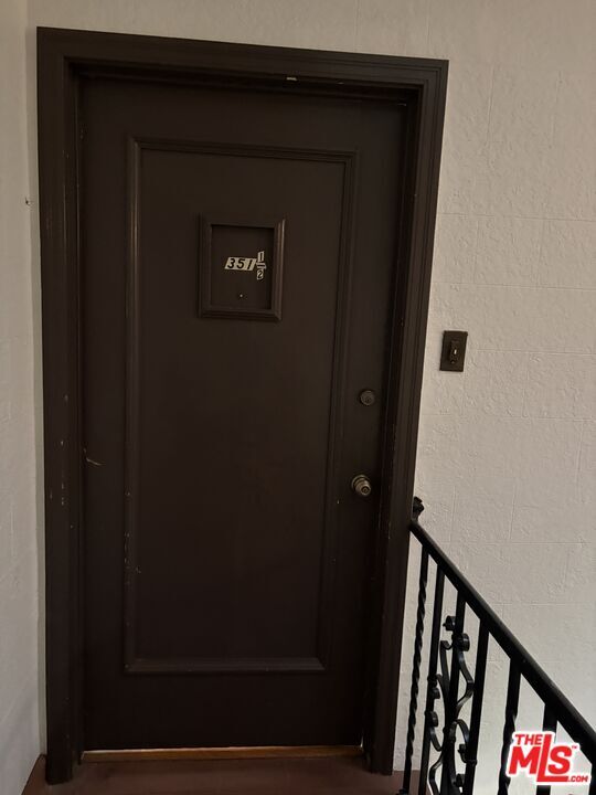 Building Photo - 351 N Gardner St