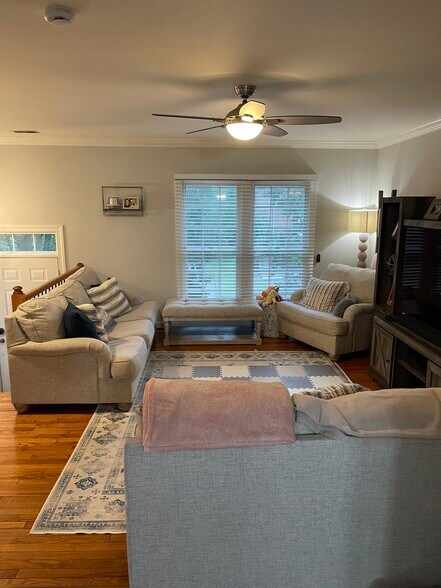 Living Room - 2100 Bobbyber Dr