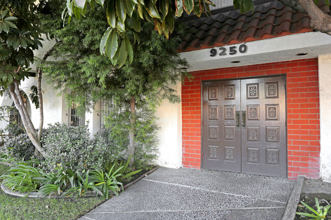 Building Photo - The Brookshire Apartments