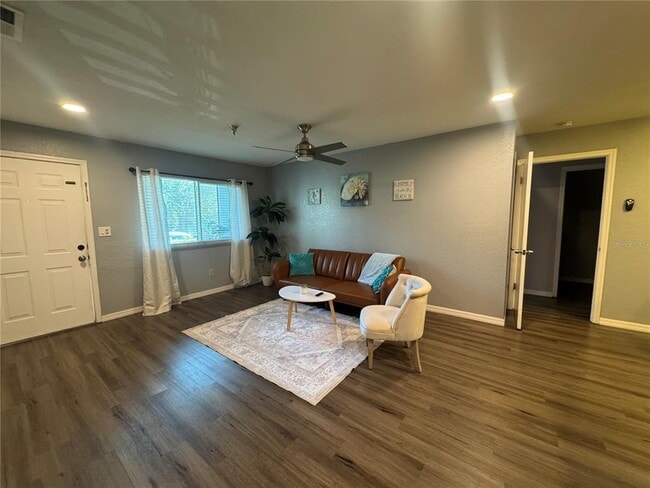 Building Photo - 10265 Gandy Blvd N