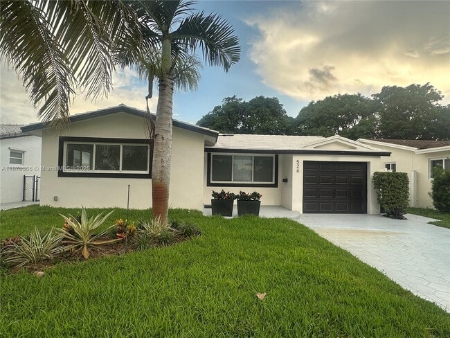 Primary Photo - 526 S Rainbow Dr