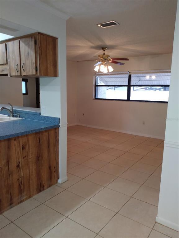 Building Photo - 1725 Tumbleweed Dr