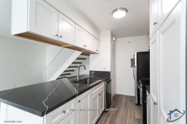 Building Photo - 302 N 2nd St