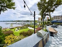 Building Photo - 122 Bodman Pl