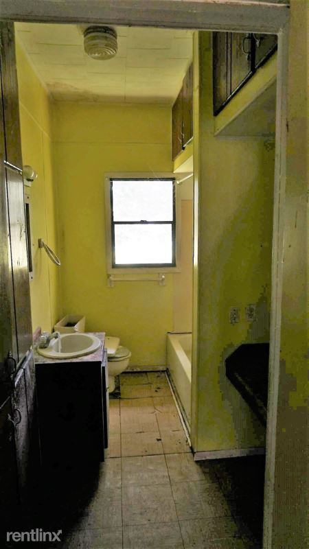 Building Photo - 3 br, 1 bath House - 520 Argyle St