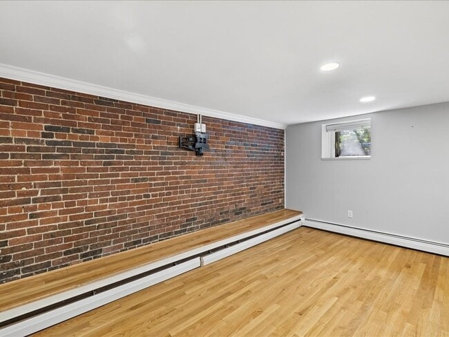 Building Photo - 338 Beacon St