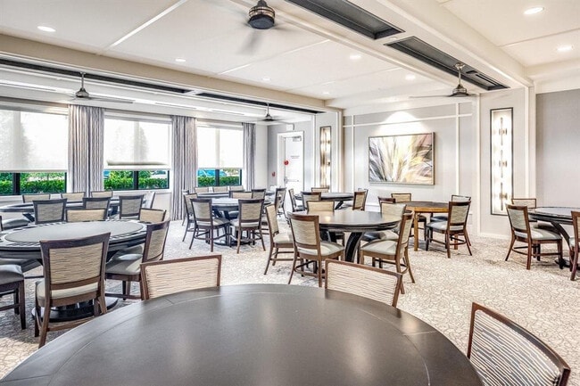 Building Photo - 7638 Charing Cross Ln