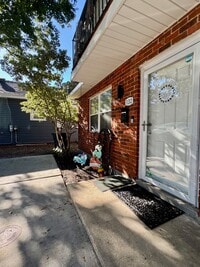 Building Photo - 134 Hwy Dr