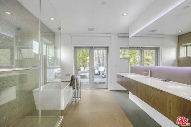 Building Photo - 1929 N Curson Ave