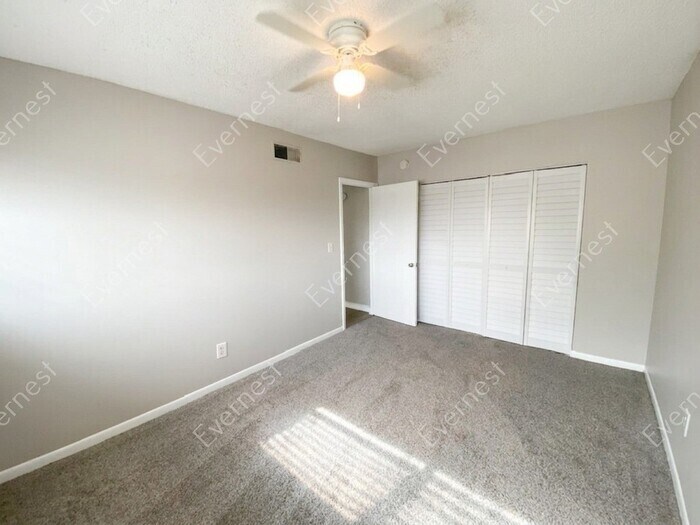 Building Photo - 4455 38th Terrace N