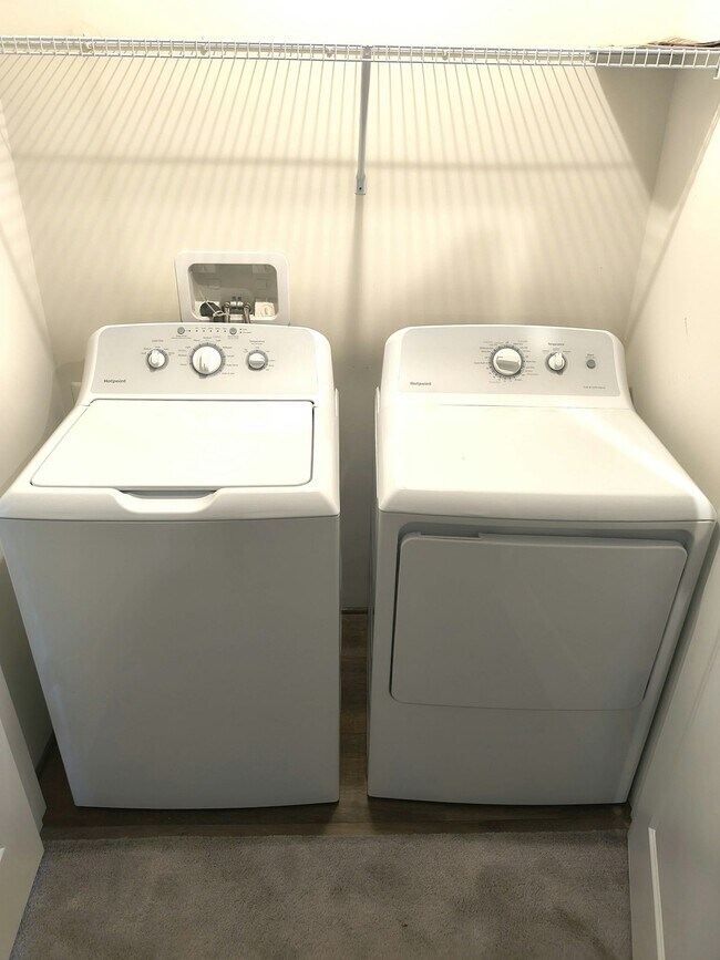 Building Photo - 235 Jenkins Way