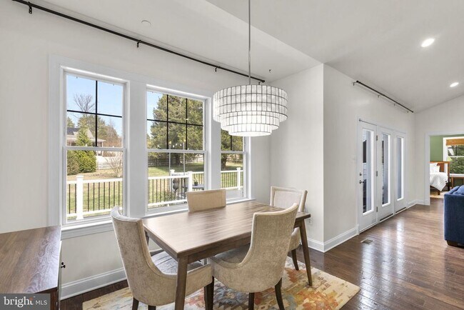 Building Photo - 17601 Crystal Spring Terrace