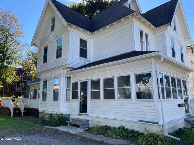 Building Photo - 44 Webster St