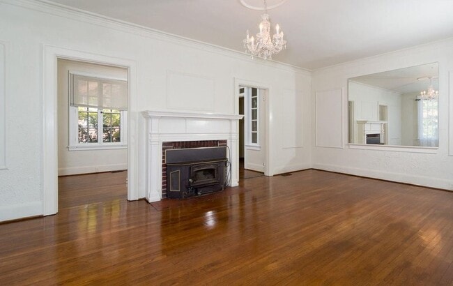 Building Photo - 1224 Fairview Dr