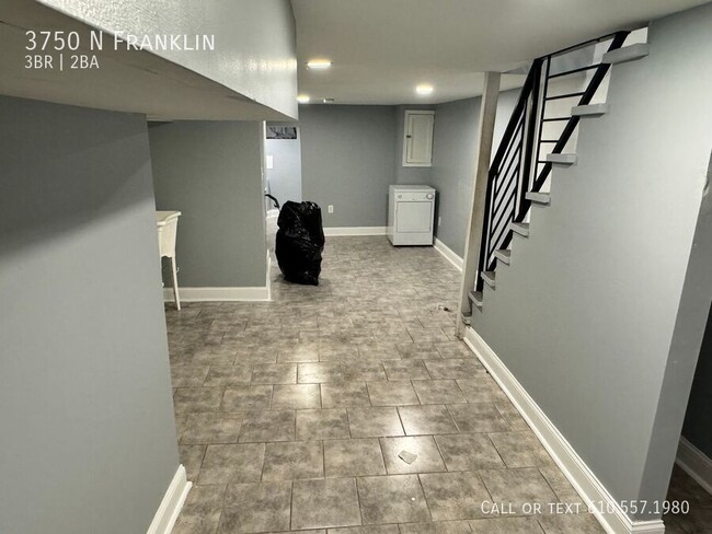 Building Photo - 3750 N Franklin-