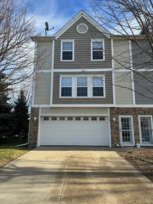 Outside Front of Home - 389 NE Sandalwood