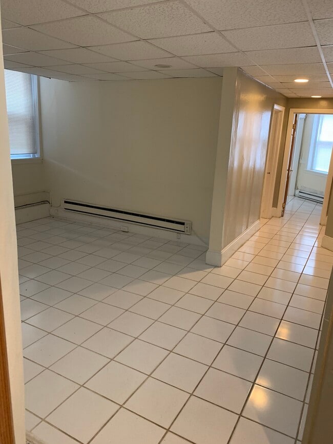 Building Photo - 368 Riverway