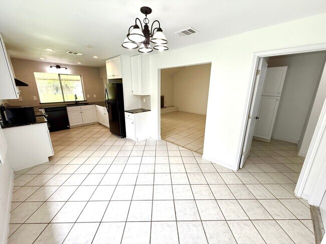 Building Photo - MUST SEE! AVAILABLE NOW! UNIQUE 4 Bedroom/...